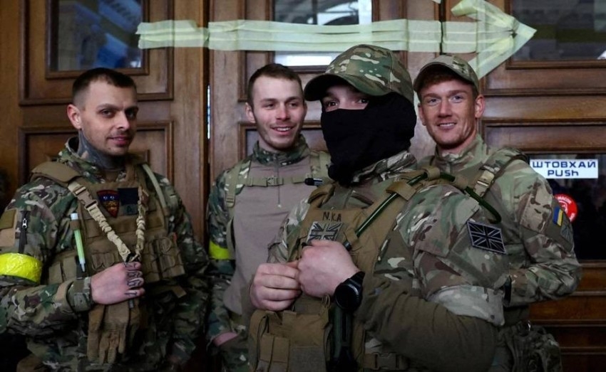 سياحة الحرب.. ما الذي يفعله المتطوعون الأجانب في أوكرانيا؟
