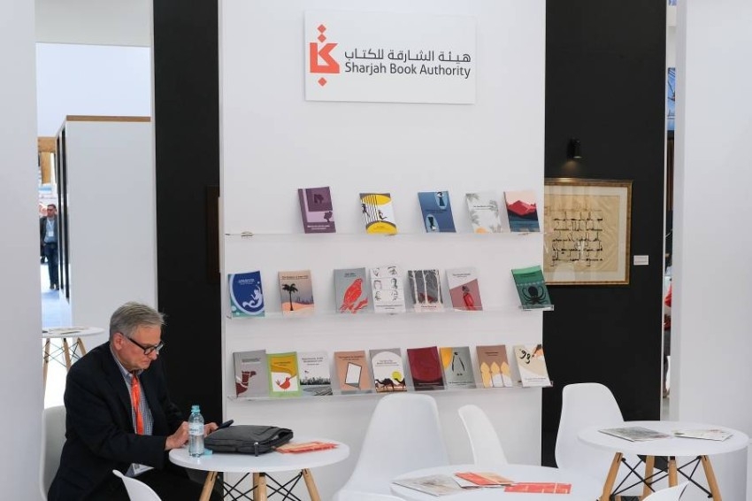 الشارقة تترجم أعمال 59 كاتباً إماراتياً وعربياً وتعرضها في «لندن للكتاب»