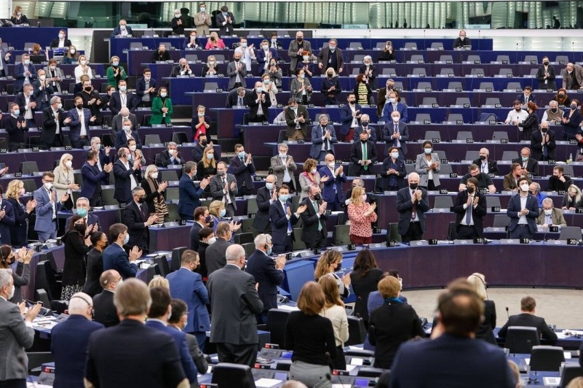 الاتحاد الأوروبي يوافق على حزمة العقوبات الخامسة على روسيا وحظر الفحم