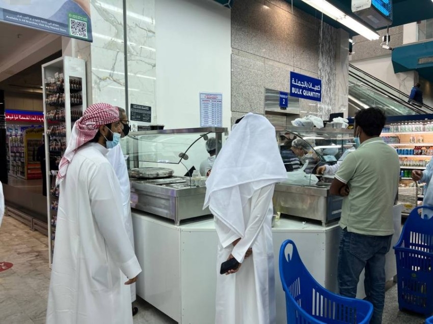 مطابخ دبي الشعبية في أعلى درجات الجاهزية.. و«فاعلو الخير» أكثر الزبائن