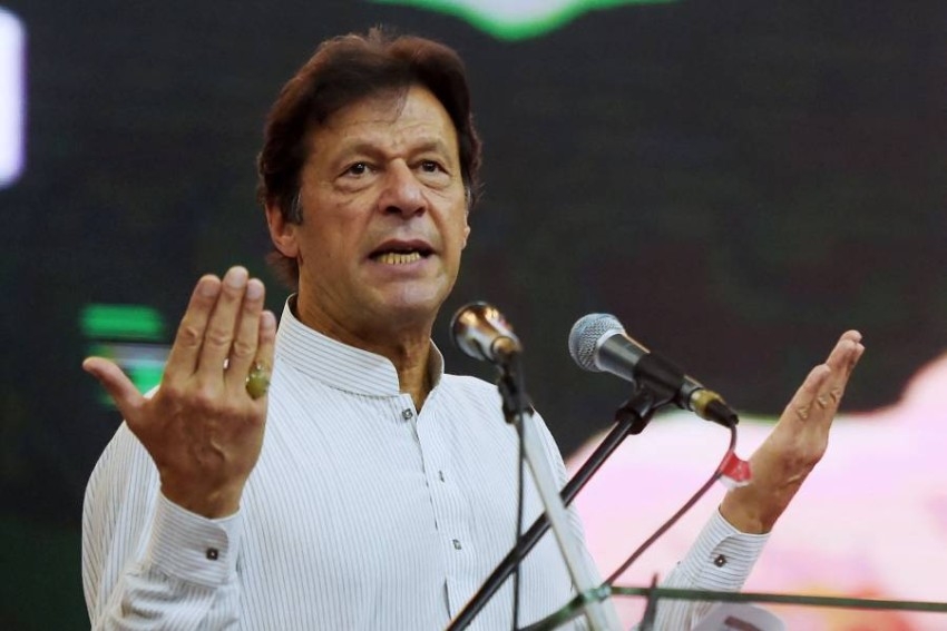 إقالة عمران خان من رئاسة الحكومة الباكستانية بعد تصويت برلماني لصالح حجب الثقة عنه