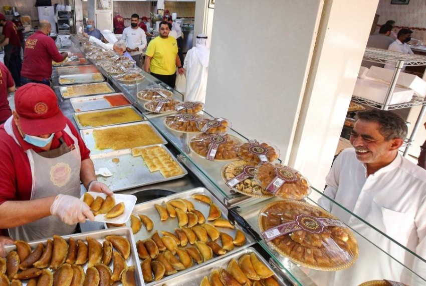 إقبال على الحلويات العربية في الكويت على هامش شهر رمضان