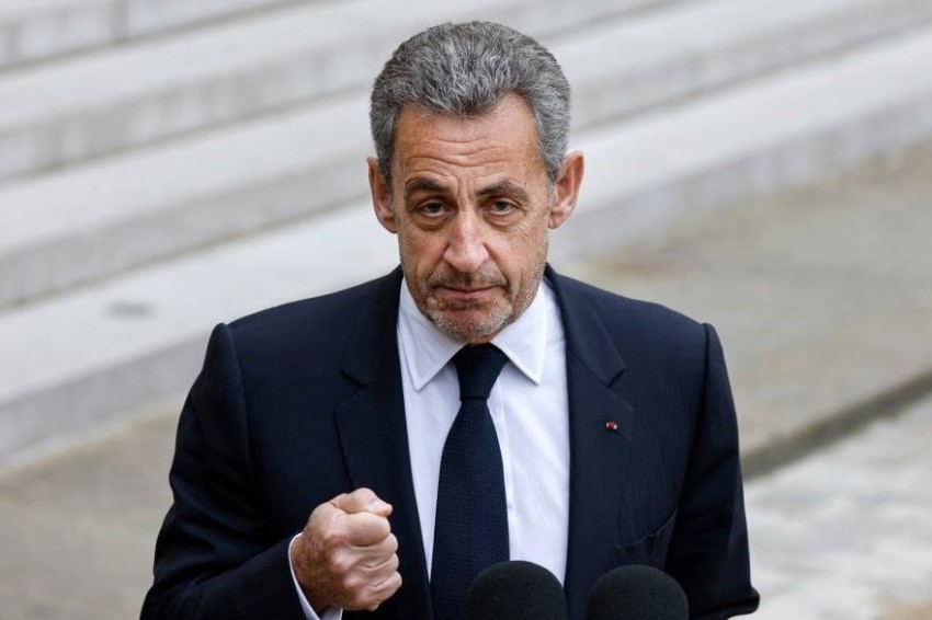 «مصلحة فرنسا» تدفع ساركوزي إلى التصويت لماكرون