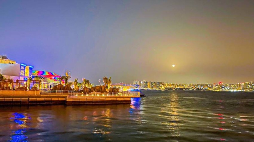 عروض «ليالي ذا ووترفرنت» تزين الواجهة البحرية في ياس باي - أخبار صحيفة  الرؤية
