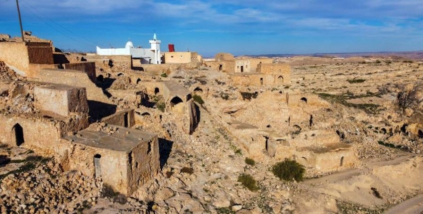 بالصور.. «بيوت الحفر» في ليبيا.. تحفة معمارية تسعى للخروج للنور