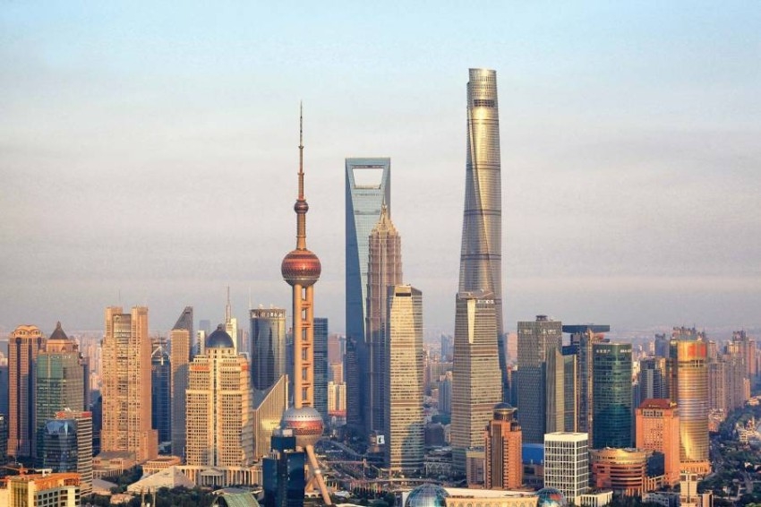 مصانع شنغهاي تسعى لإعادة التشغيل مع سعي المدينة لتخفيف قيود الإغلاق