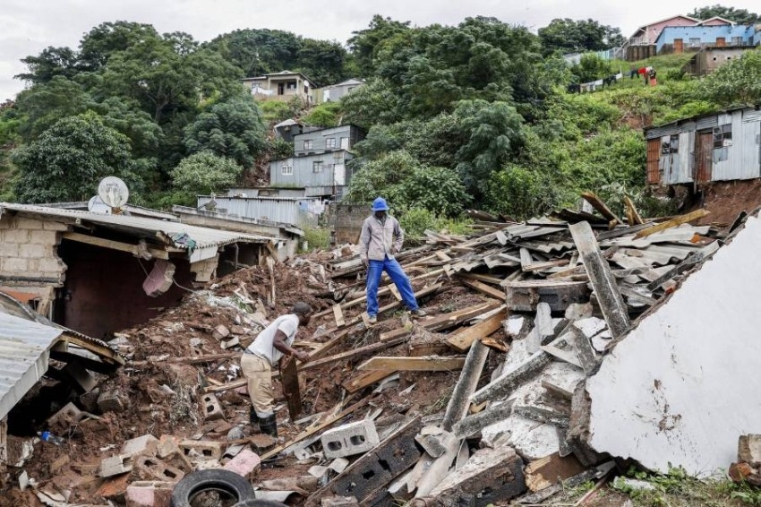 جنوب أفريقيا تعلن «الكارثة الوطنية» نتيجة الفيضانات المدمّرة