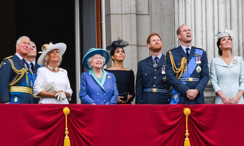 الملكة تدعو هاري وميغان للوقوف في احتفالات اليوبيل البلاتيني