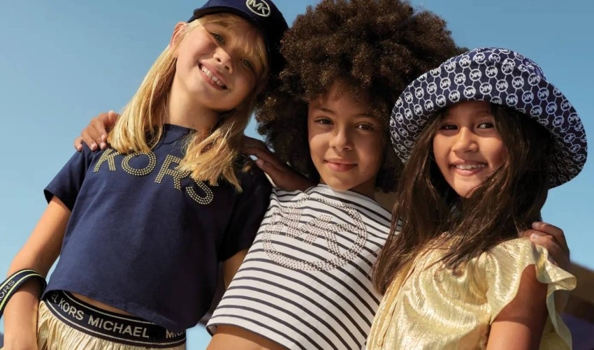 علامة مايكل كورس تدخل سوق ملابس الأطفال للمرة الأولى
