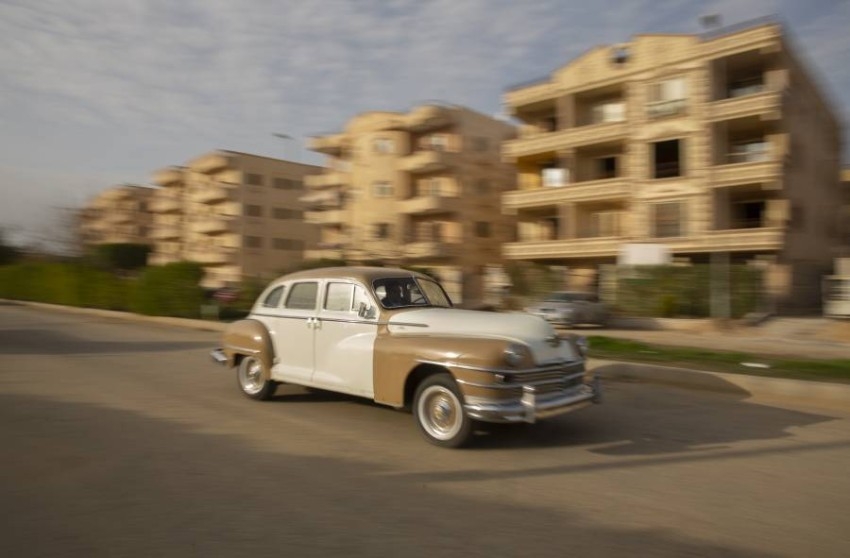 بالصور.. هاوٍ مصري يجمع 250 سيارة كلاسيكية نادرة
