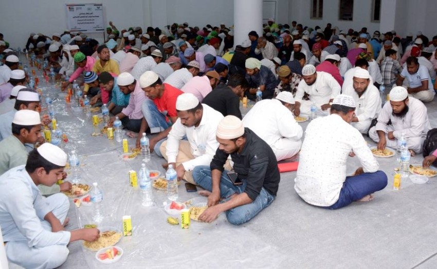 «الشارقة الخيرية» تنظم مبادرة أكبر إفطار جماعي في نيبال