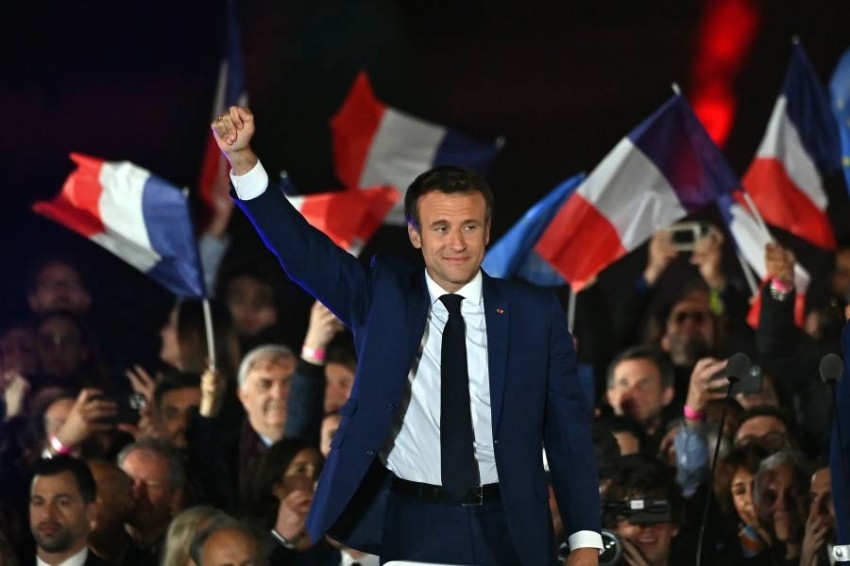 لماذا دعمت دور الأزياء الفرنسية «ماكرون» في الانتخابات؟