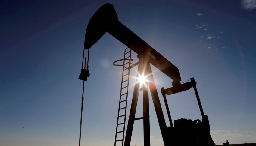 أسعار النفط تستقر بعد هبوط حاد