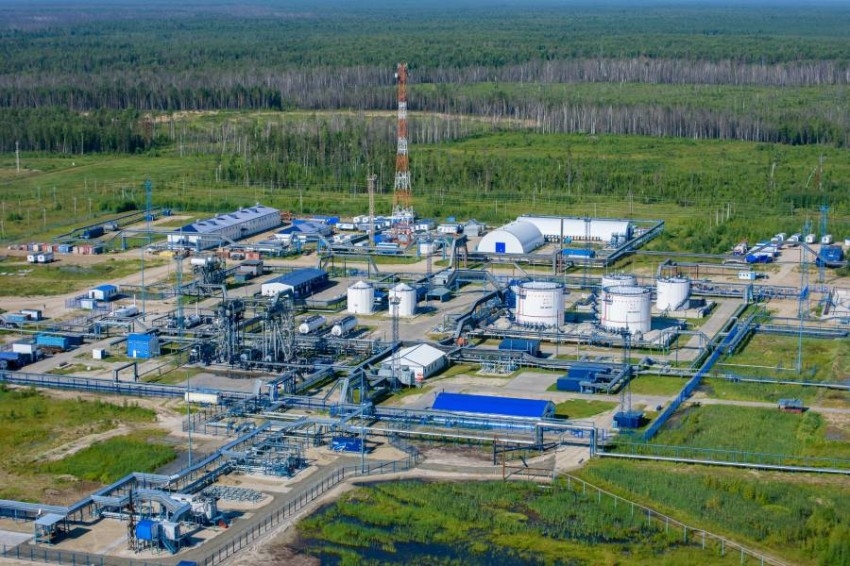 جازبروم الروسية تنفي تعليق إمدادات الغاز إلى بولندا