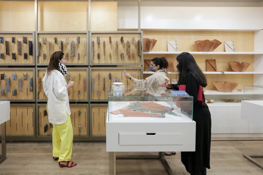 «إرثي» يفتتح صالة عرض دائمة لـ«الحرف التراثية الإماراتيّة»
