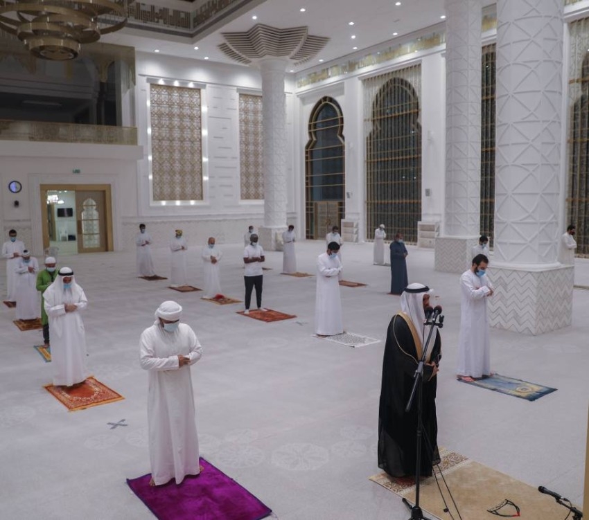 تهيئة مساجد ومصليات الإمارات لصلاة عيد الفطر المبارك