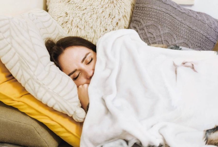 دراسة: 7 ساعات مدة مثالية للنوم في منتصف العمر
