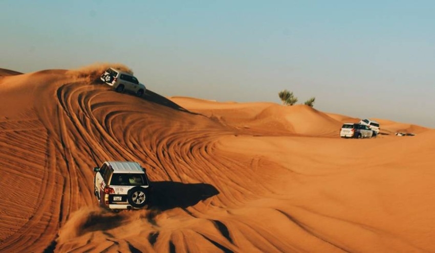 إجازة العيد واقتراب الصيف يجعلان صحراء الإمارات وجهة ترفيهية متكاملة