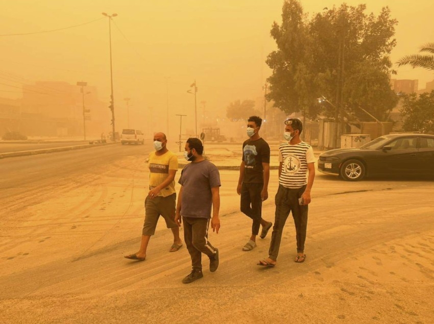 وفاة واحدة وأكثر من 5 آلاف حالة اختناق جراء عاصفة ترابية في العراق
