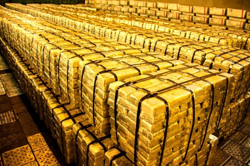 الذهب يهبط إلى 1854.30 دولار للأونصة مع ارتفاع عوائد السندات وقوة الدولار