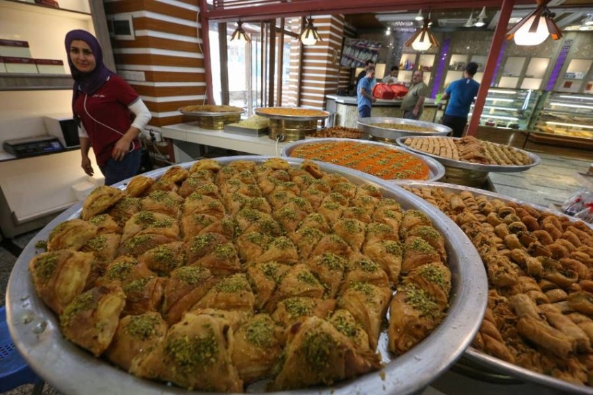 حلويات عربية وتركية وأجنبية في الكرادة بالعراق
