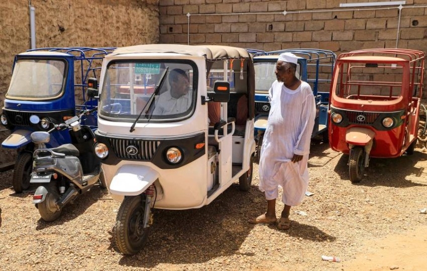 التوك توك ... وسيلة مواصلات ونقل بضائع ويحافظ على البيئة في السودان
