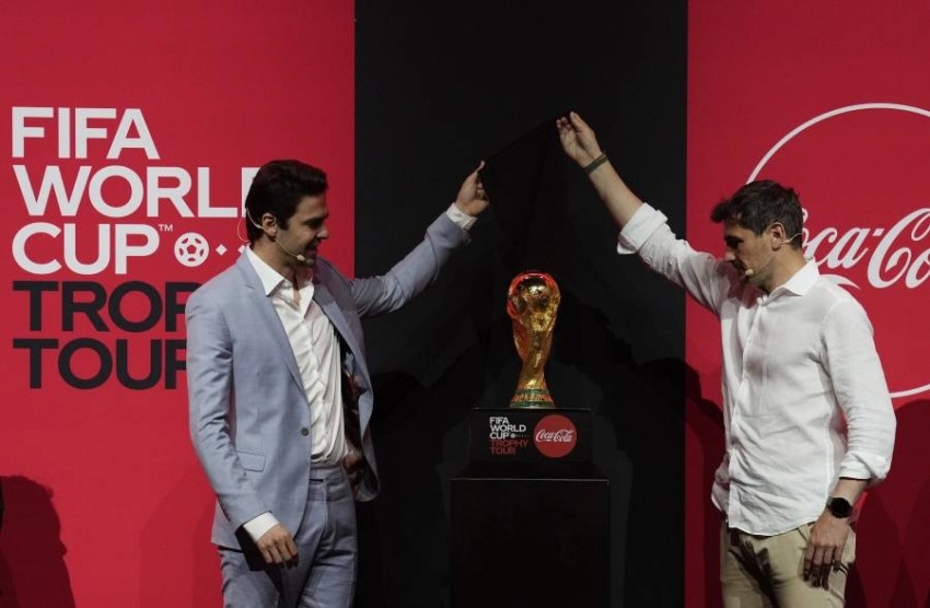 كاسياس وكاكا يدشنان رحلة كأس العالم 2022 من دبي