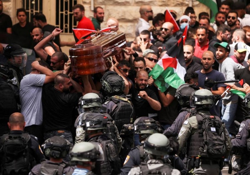 الشرطة الإسرائيلية ستحقق في ممارسات عناصرها خلال تشييع شيرين أبو عاقلة