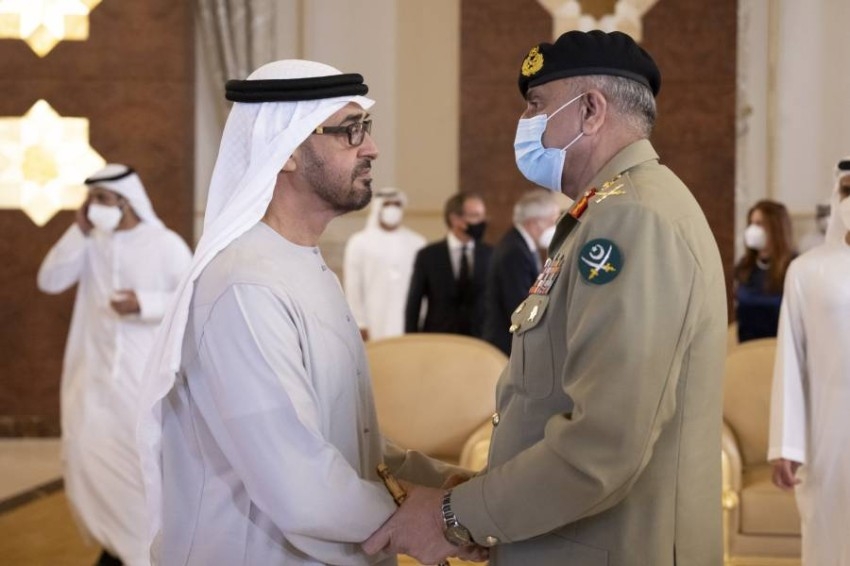 لليوم الثالث.. رئيس الدولة يواصل تقبل التعازي من الوفود في وفاة الشيخ خليفة