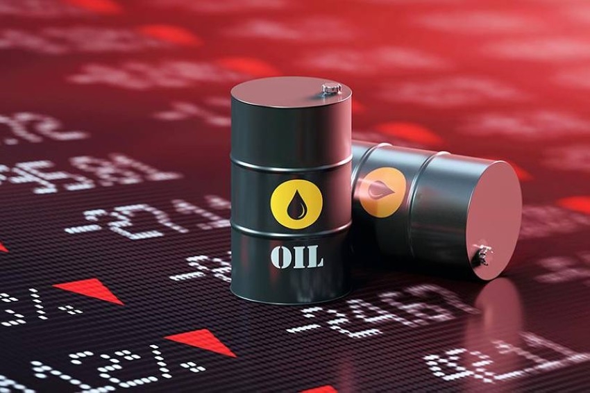 النفط يتراجع مع سعي الاتحاد الأوروبي لحظر الواردات الروسية