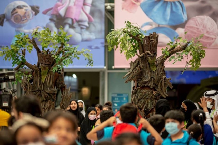 الأشجار تصافح الصغار في «الشارقة القرائي للطفل 13»