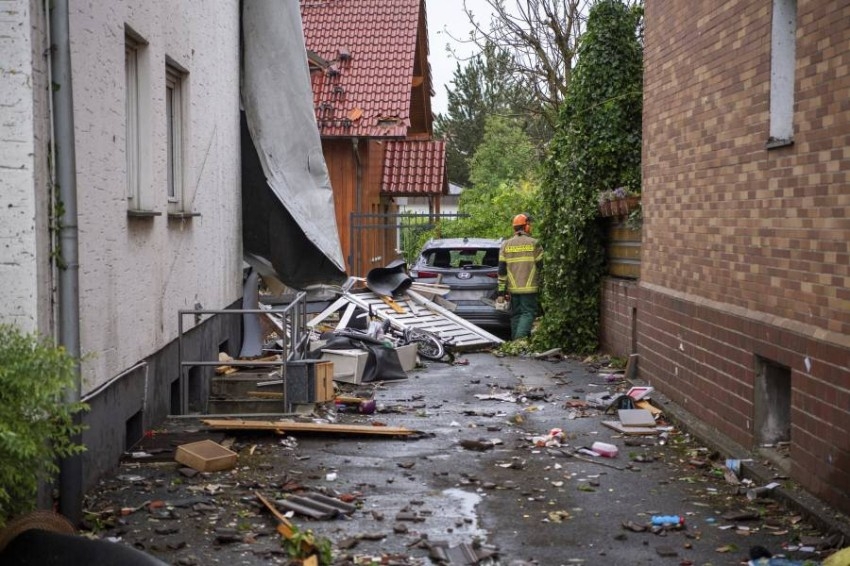 إعصار يضرب غرب ألمانيا مخلفاً عشرات الإصابات (صور)