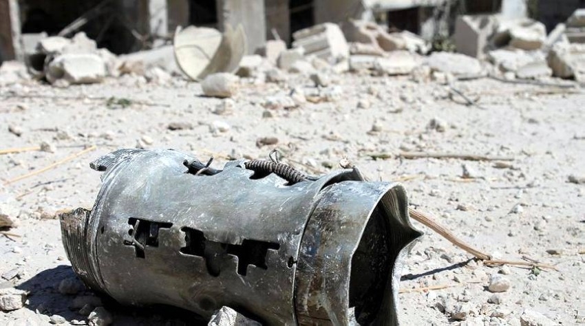 الغارديان: روسيا تستعين بخبراء «البراميل المتفجرة» من سوريا
