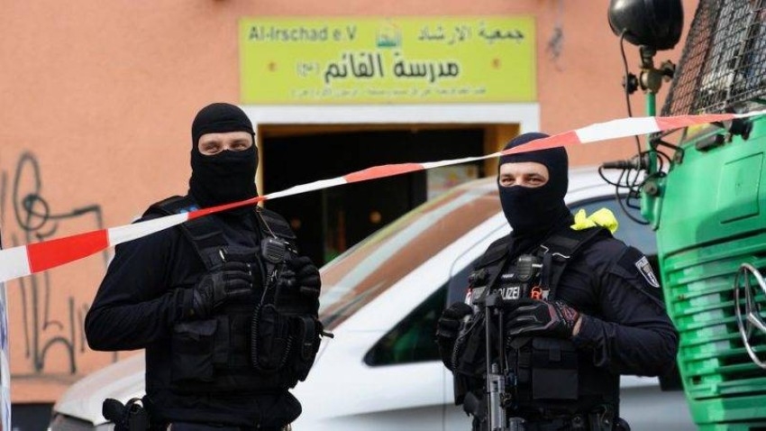 ألمانيا: القبض على عائلات لبنانية بتُهم تهريب أموال لحزب الله