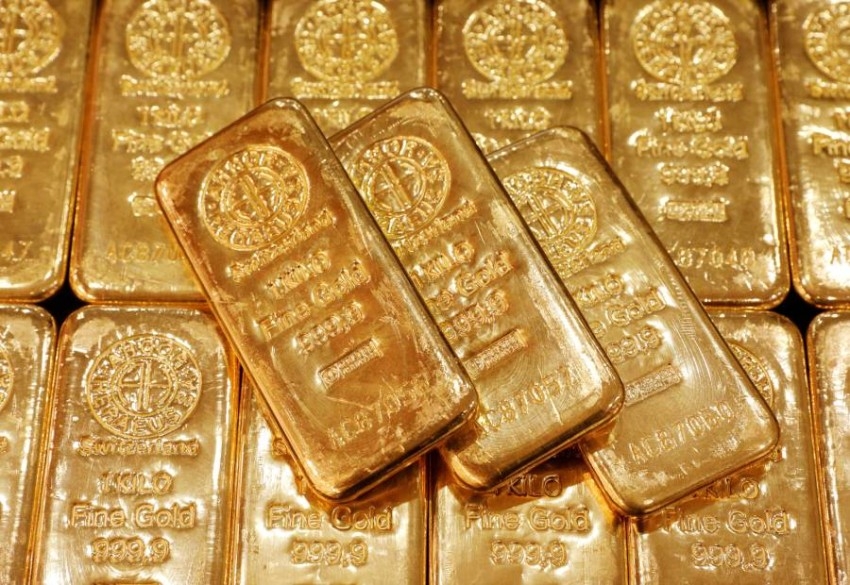 الذهب يرتفع مع زيادة الإقبال مع تراجع الدولار