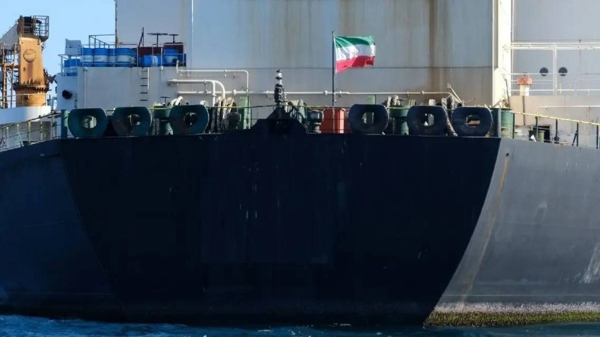 أمريكا تصادر شحنة نفط إيرانية قرب جزيرة يونانية