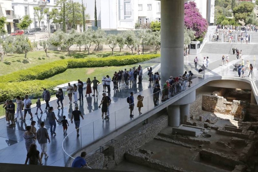 متاحف وزوار لها في اليونان