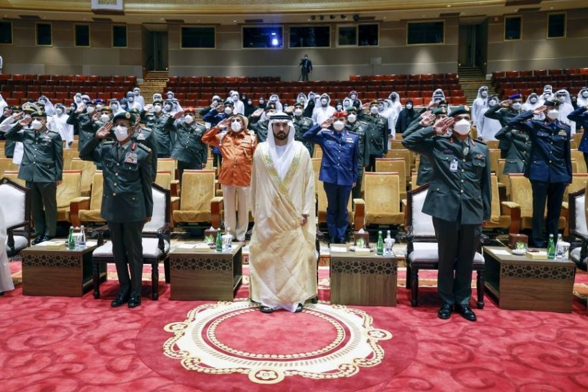 حمدان بن محمد يشهد حفل تخريج دورة الدفاع الوطني التاسعة 2021-2022