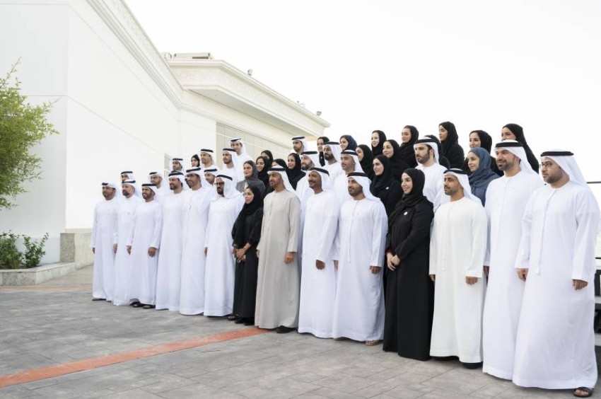 رئيس الإمارات يستقبل فريق عمل «أدنوك» وكوادرها الشابة (فيديو)