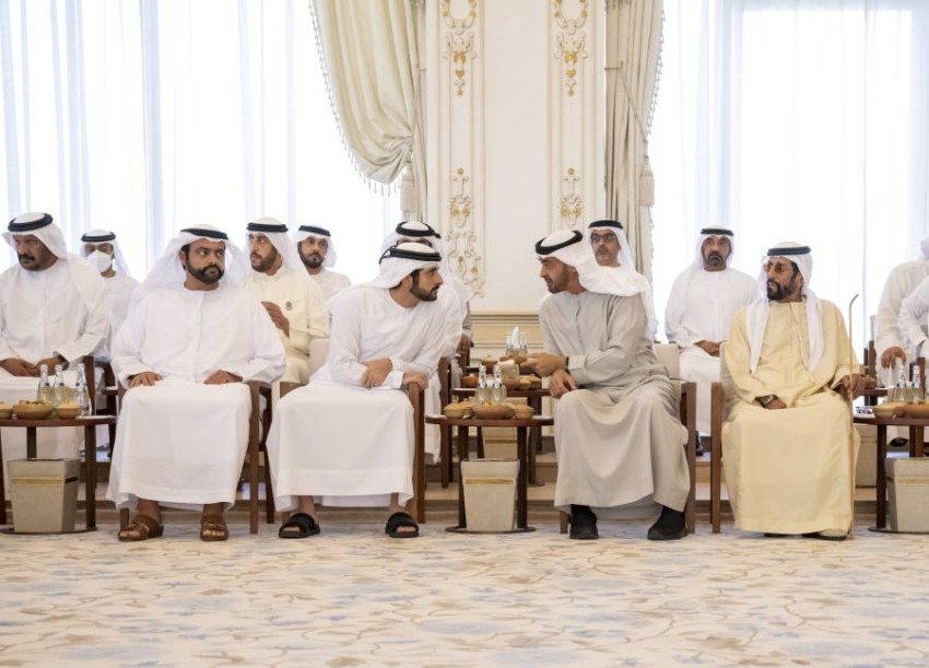 رئيس الإمارات يستقبل فريق عمل «أدنوك» وكوادرها الشابة (فيديو)