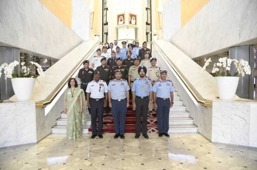 وكيل وزارة الدفاع الإماراتية يستقبل وفد كلية الدفاع الوطني الهندية