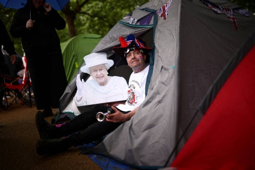 بريطانيون يحتفون باليوبيل البلاتيني للملكة بأفكار مميزة وغريبة