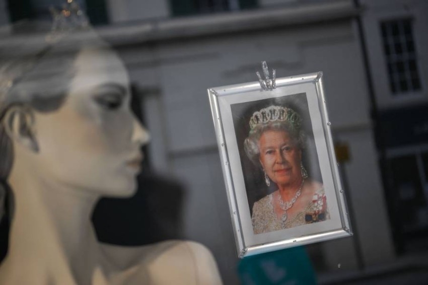 بريطانيون يحتفون باليوبيل البلاتيني للملكة بأفكار مميزة وغريبة