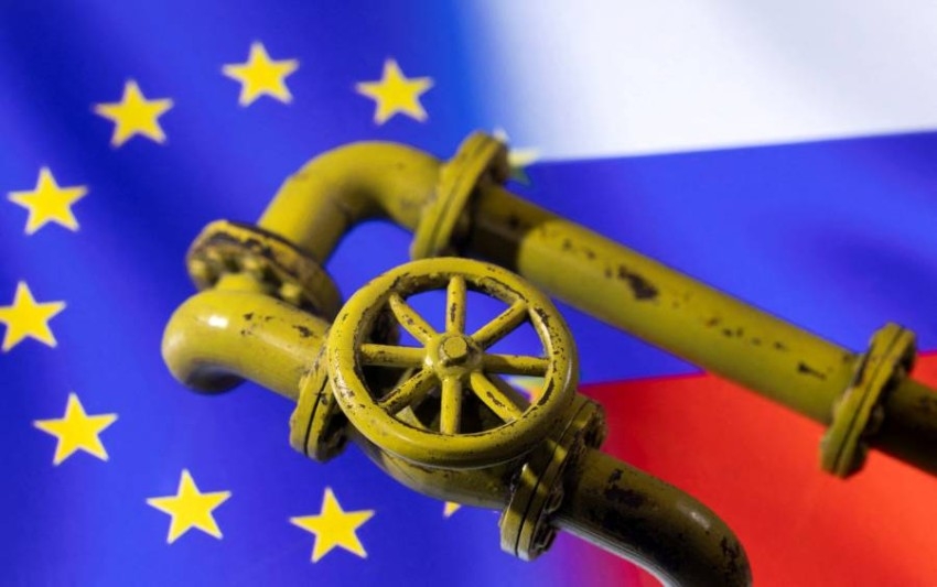 «الأوروبي» يقر حظراً جزئياً على نفط روسيا ويقصي «سبيربنك» من سويفت
