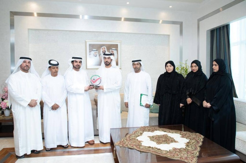 خليفة بن محمد رئيساً فخرياً لجمعية الإمارات للإدارة العامة