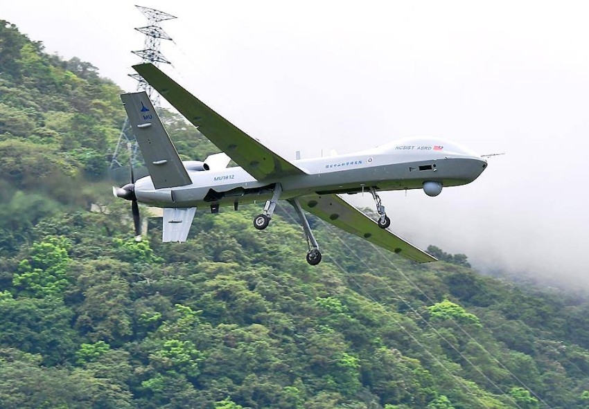تايوان توجه 26.5 مليون دولار لتصنيع 50 طائرة لمواجهة أي تحرك صيني