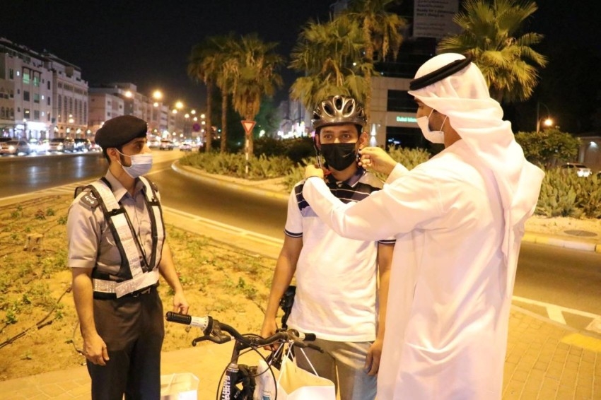 شرطة أبوظبي تعرف بالاستخدام الآمن للدراجات و«السكوتر الكهربائي»