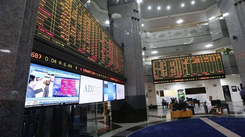 سوق أبوظبي يواصل تراجعه دون 9600 نقطة بضغط الأسهم الكبرى