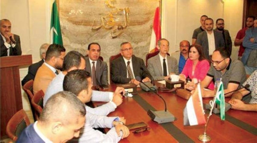 مصر: الأحزاب والنقابات تعكف على إعداد مقترحات الحوار الوطني