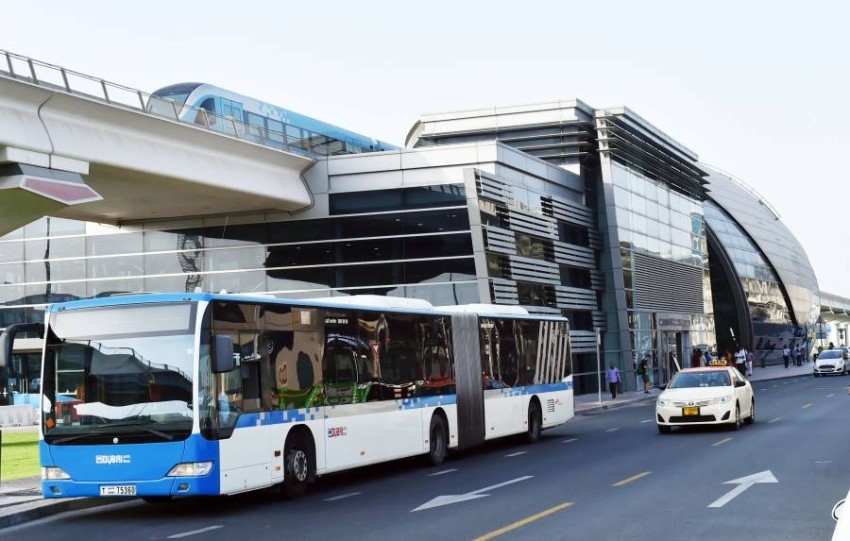 «طرق دبي» تطلق خطاً جديداً للحافلات مغذياً لمحطات المترو